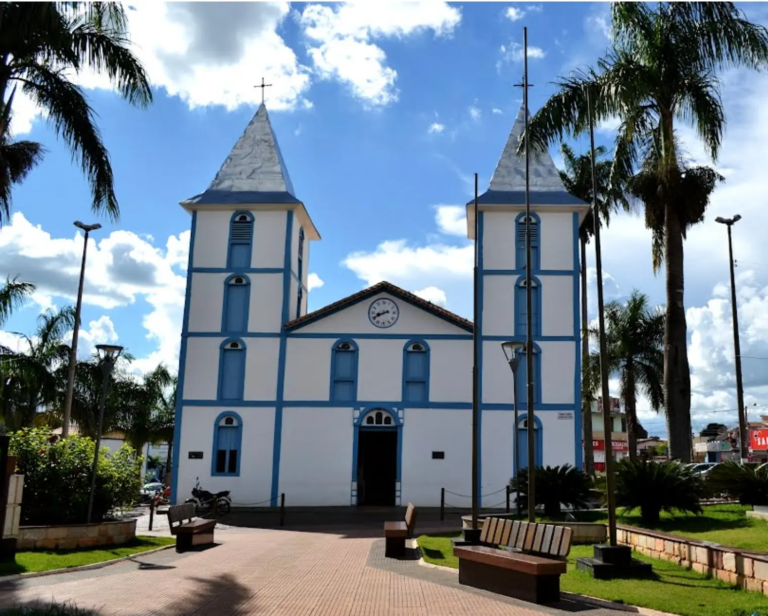 Fachada da Igreja Matriz de Trindade